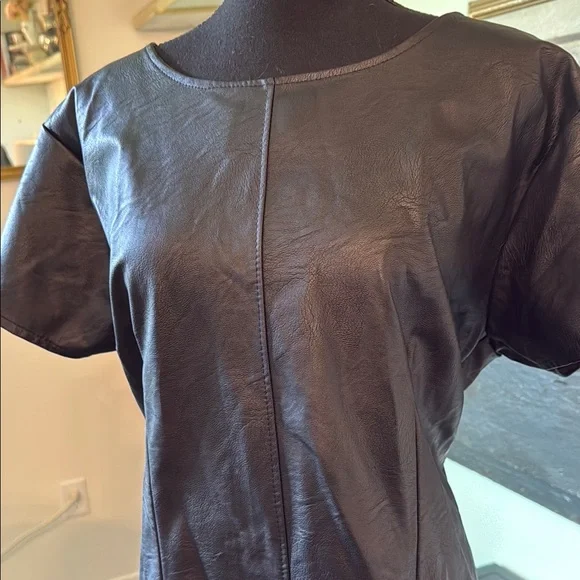 Elegant Black Leather Dress - Picture 2 of 3